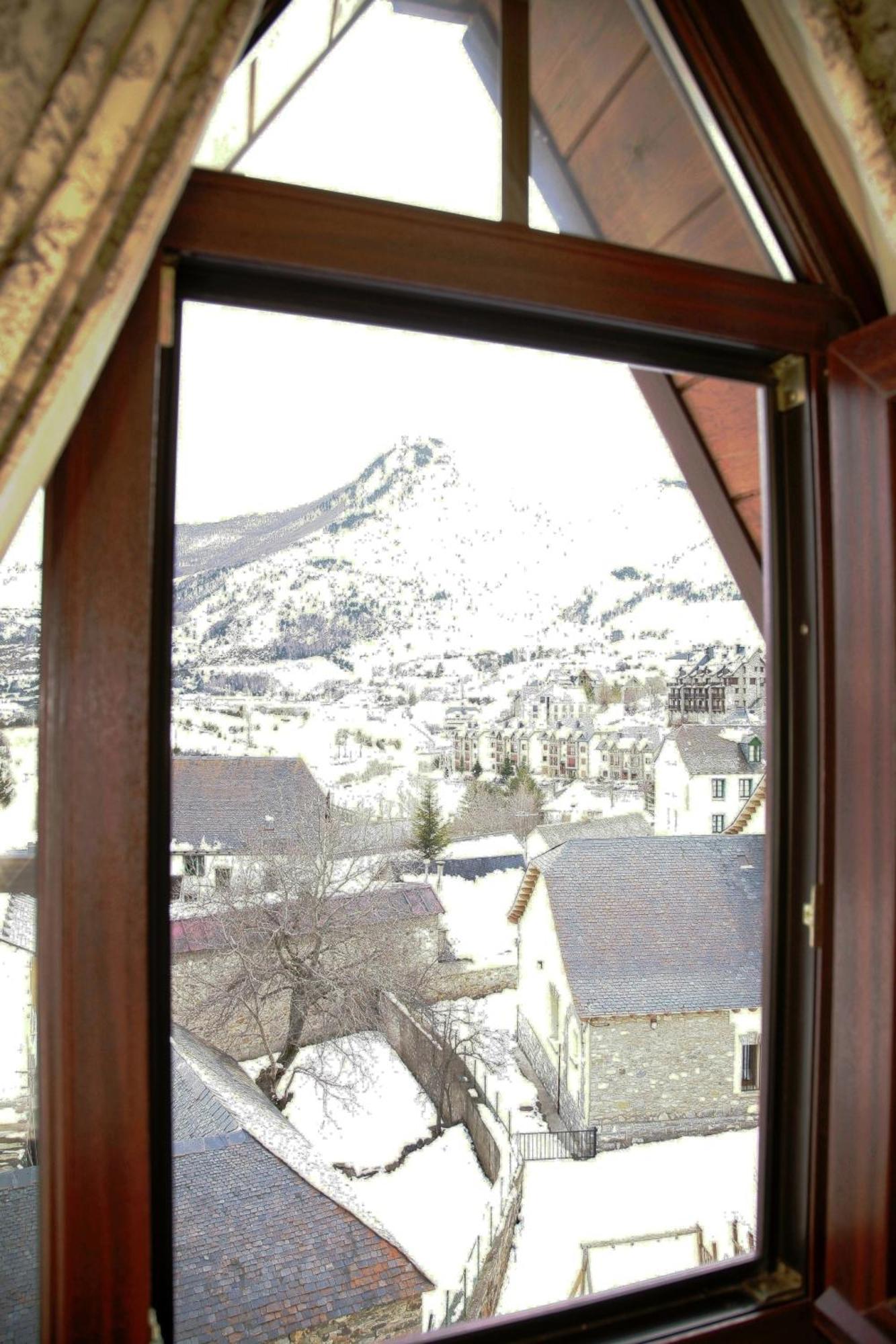 Hotel Almud Sallent de Gállego Quarto foto